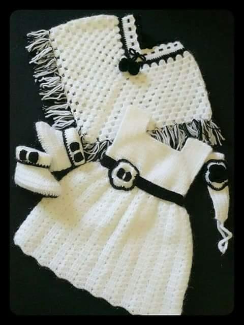 طقم صوف كروشيه يدوي للبنات - سنة واحدة